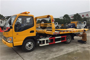 陆良哪里有拖车服务